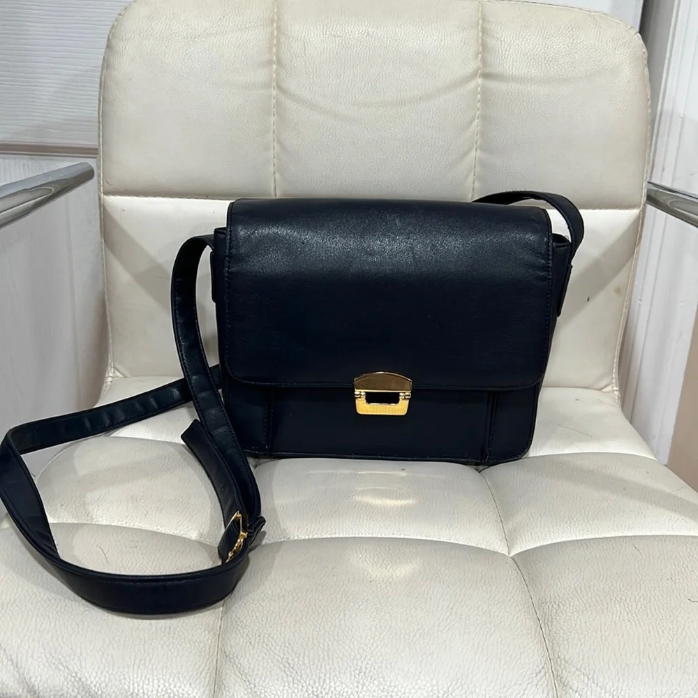 Pre-loved🌸COLETTA GENUINE LEATHER crossbody blue bag - Picture 3 of 17